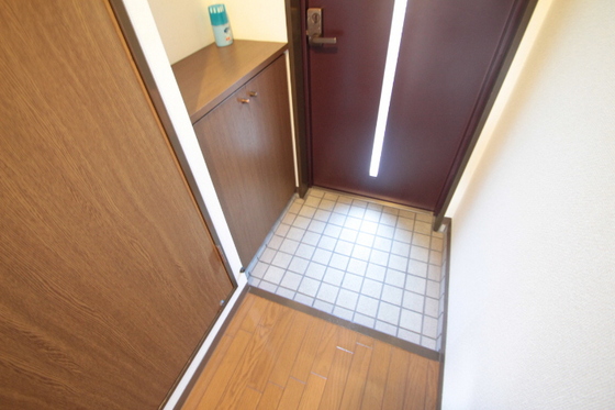 玄関　※別部屋の写真です