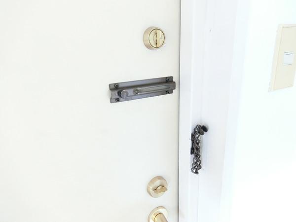 セキュリティ　鍵２つ、チェーン付き！