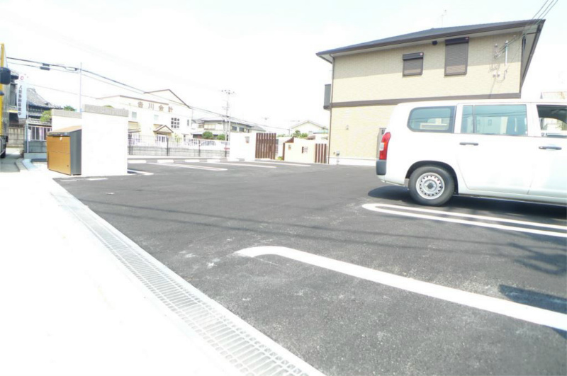 駐車場　駐車場1台無料！
