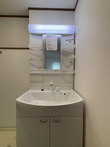 洗面設備　一日を切り替える、静かな身支度の場所。