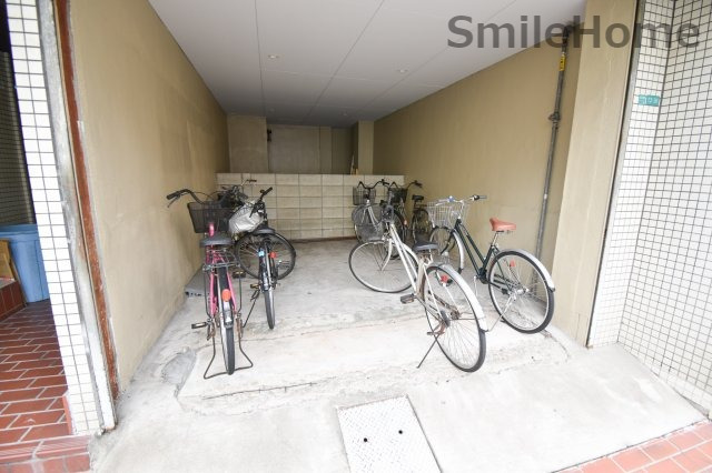 その他共有部分　自転車はこちらに置けます