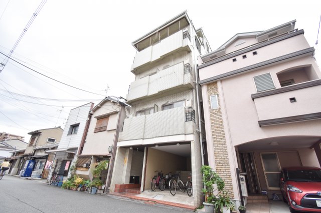 建物外観　北加賀屋駅近の単身者向けマンションです
