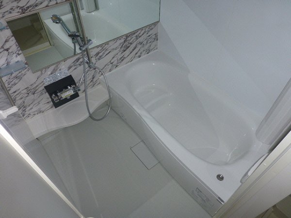 バス・シャワールーム　一坪風呂