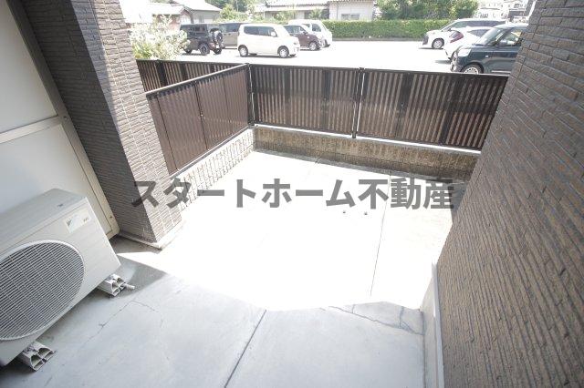 バルコニー　落ち着いた時間を過ごせるバルコニーです