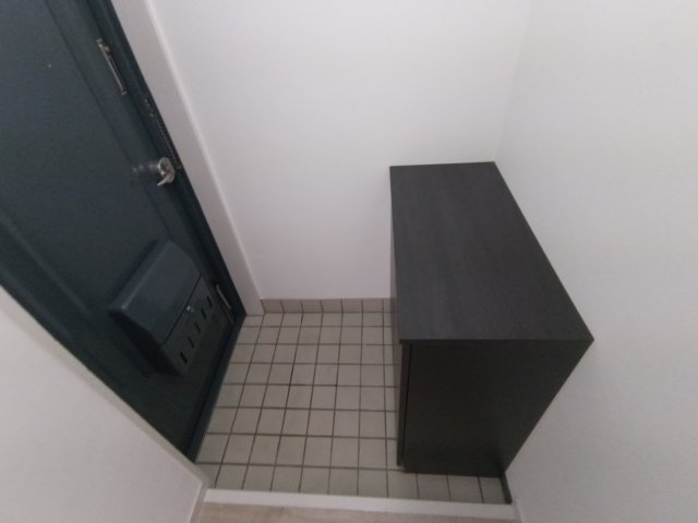 玄関　玄関にシューズボックスあります