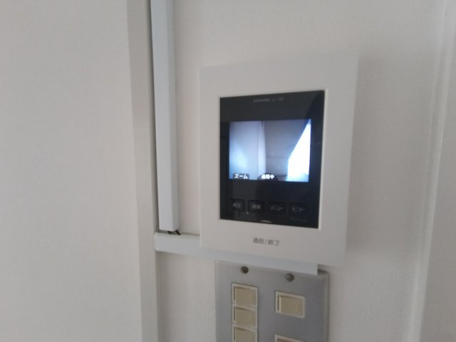 セキュリティ　モニタで来訪者を確認できます