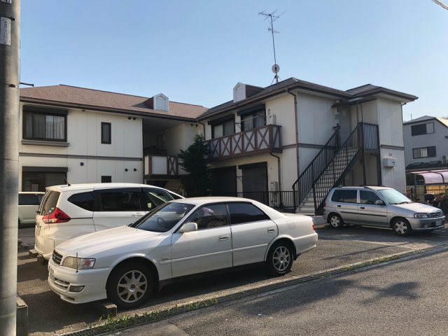 建物外観　敷地内駐車場あり！