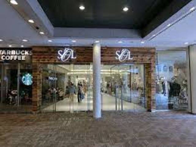 ショッピングセンター　神戸国際会館SOL（ショッピングセンター）まで436m