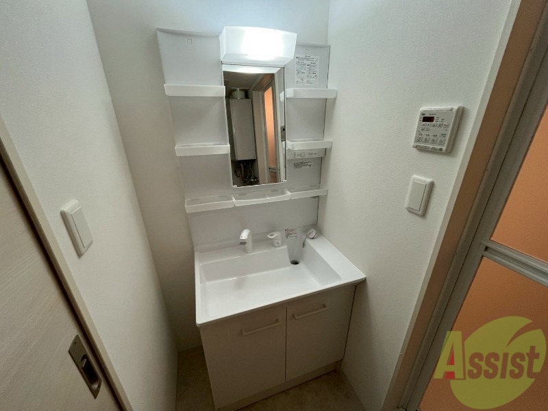 洗面設備　こちらに洗面台があります。朝の洗顔はこちらで。