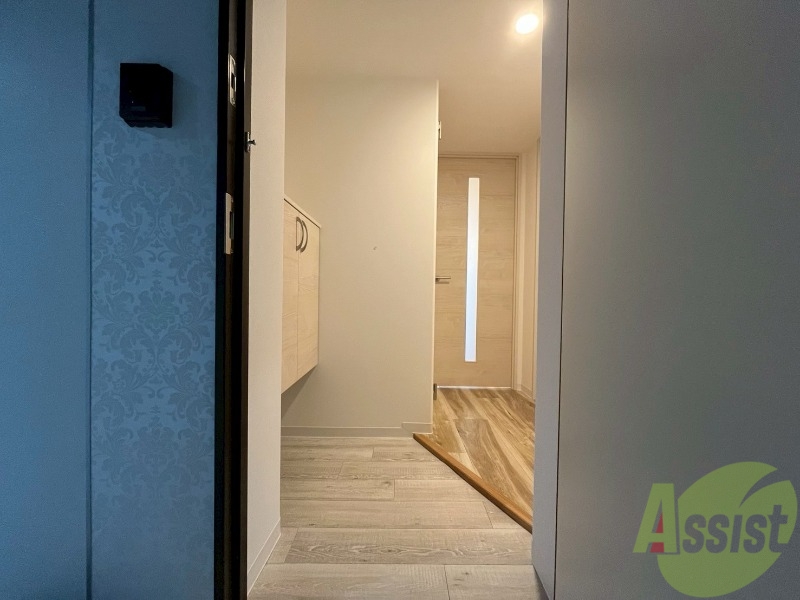 玄関　玄関の様子です。明るい印象ですね。気分もあがりそう。