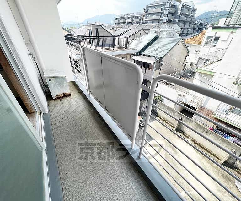 バルコニー　広々バルコニー