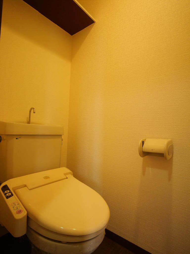 トイレ　ウォシュレット付きのトイレです