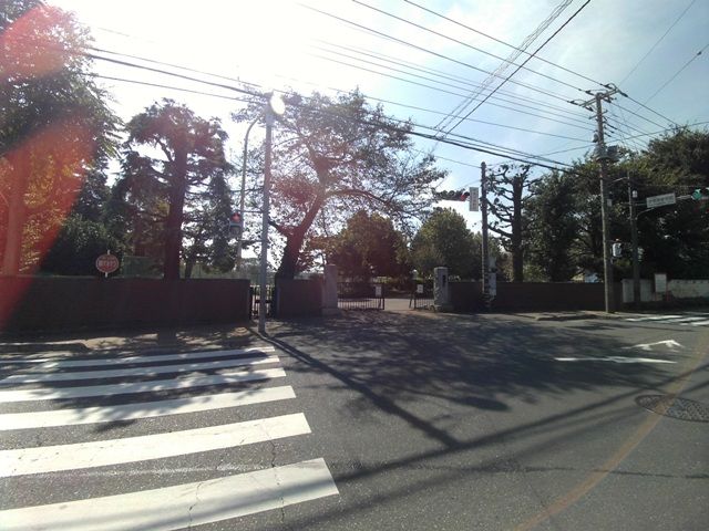 小学校　伊奈町立小室小学校（小学校）まで122m