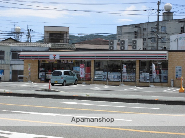 コンビニ　セブンイレブン（コンビニ）まで198m