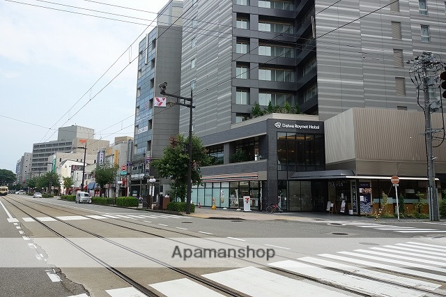 コンビニ　セブンイレブン（コンビニ）まで203m