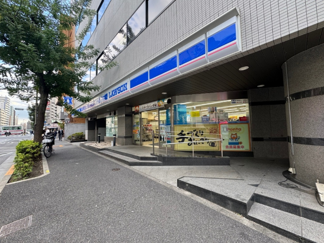 コンビニ　ローソン目黒大鳥神社前店（コンビニ）まで114m