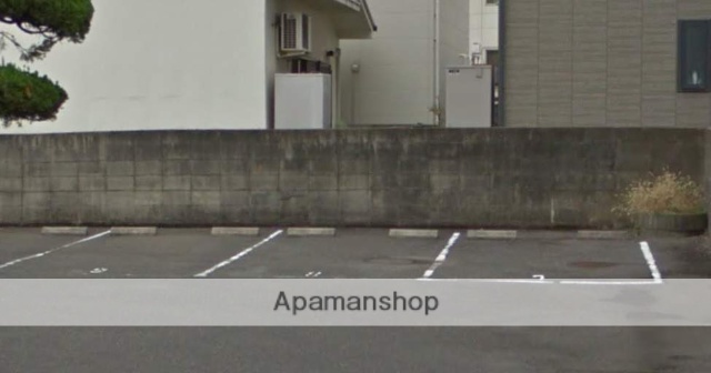 駐車場　エントランス