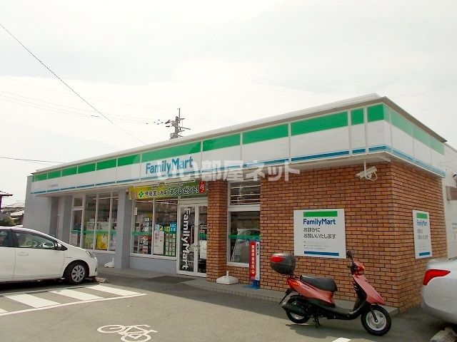 コンビニ　ファミリーマート武蔵塚店（コンビニ）まで711m