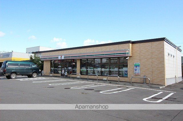 コンビニ　セブンイレブン（コンビニ）まで1109m
