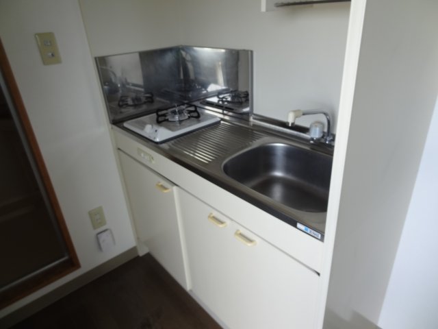 キッチン　2018年撮影。現況が相違する場合は現況を優先致します。