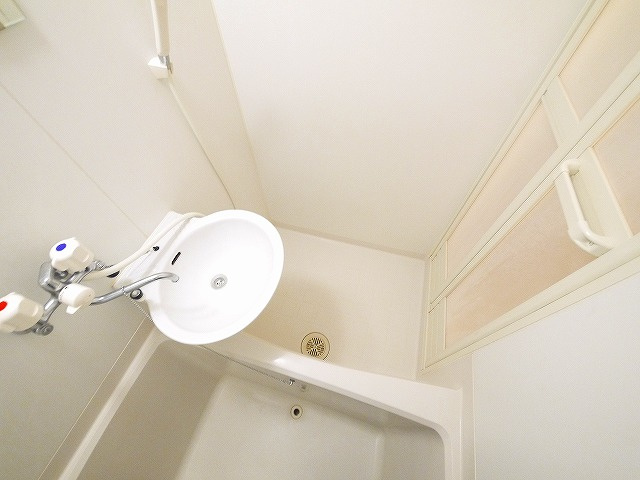 その他設備　お風呂に洗面台がついてます。