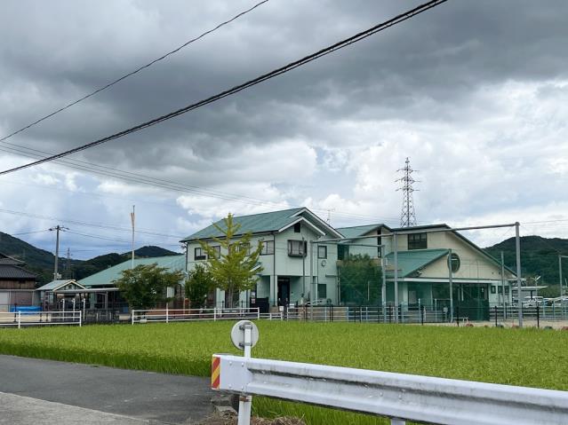 コンビニ　セブン－イレブン岡山西大寺駅前店（コンビニ）まで627m