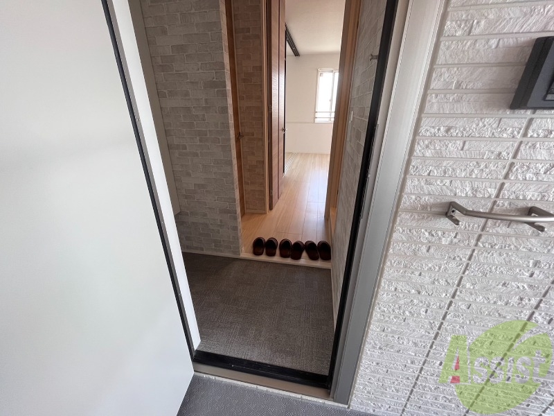 収納　仕事から帰って迎えてくれるのはスタイリッシュな玄関です。