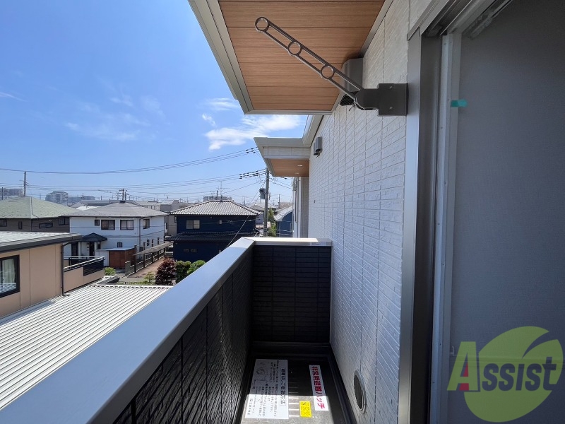 バルコニー　バルコニーが付いているので洗濯物も干せます！
