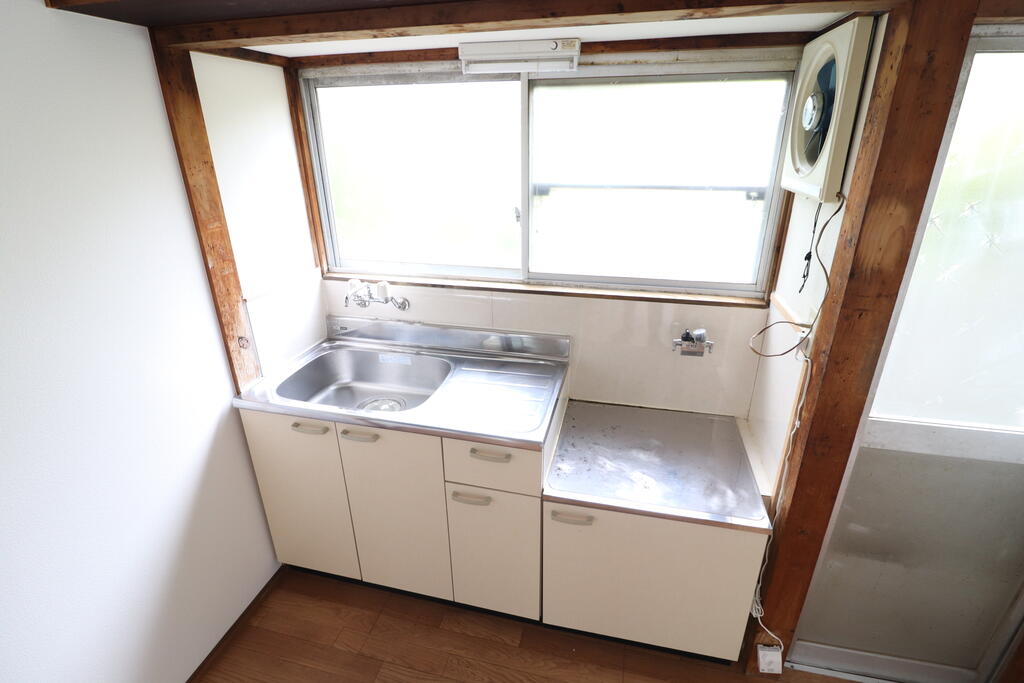 キッチン　窓付き！！