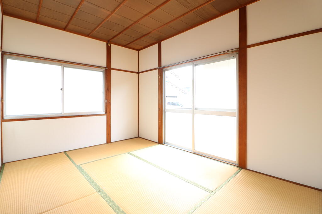 その他部屋・スペース　南東和室の様子！2面採光で明るい！