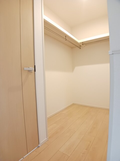 収納　ウォークスルークローゼット