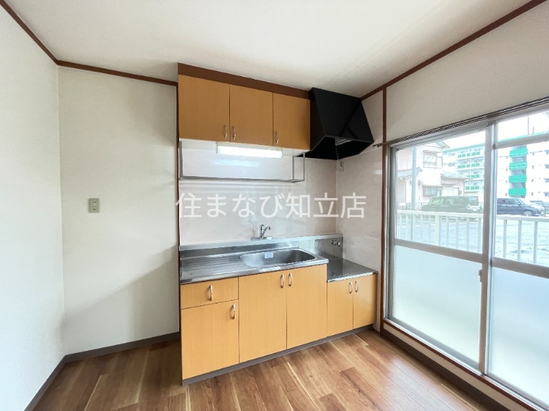 キッチン　別室同型写真／反転