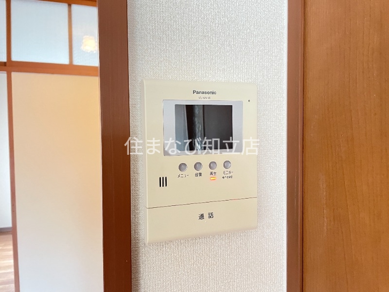 セキュリティ　別室同型写真／反転