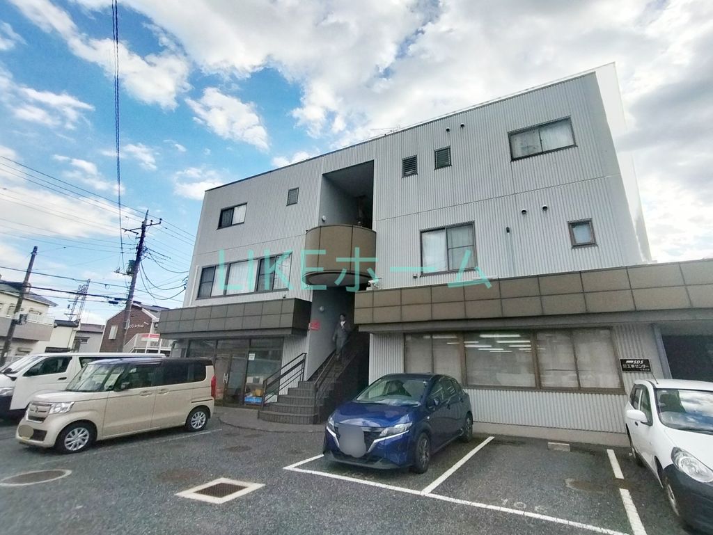 建物外観　駐車場