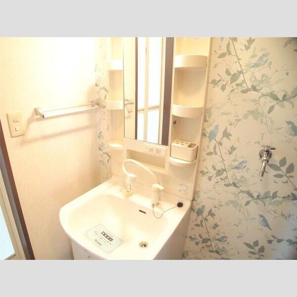 洗面設備　※写真は同タイプのお部屋です。