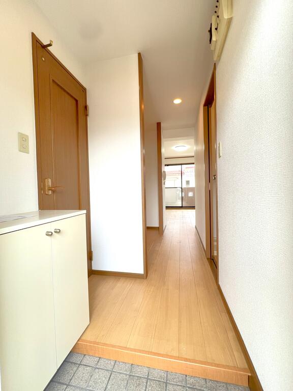 玄関　シューズボックス完備♪