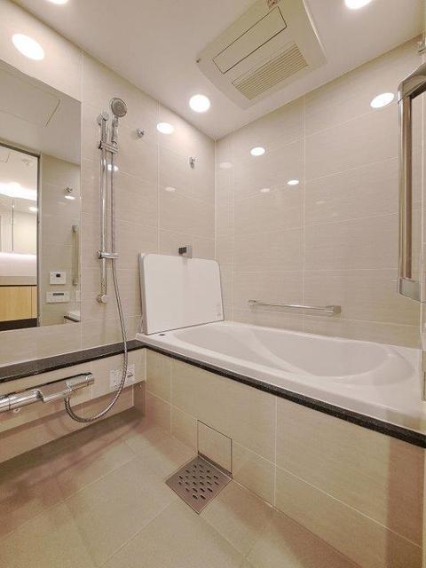 バス・シャワールーム　浴室暖房乾燥機・追焚機能