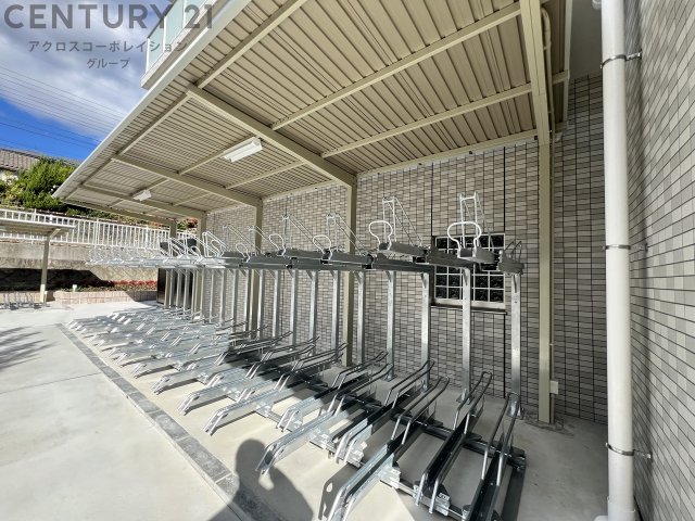 その他共有部分　敷地内駐車場・オートロック・エレベーター付き