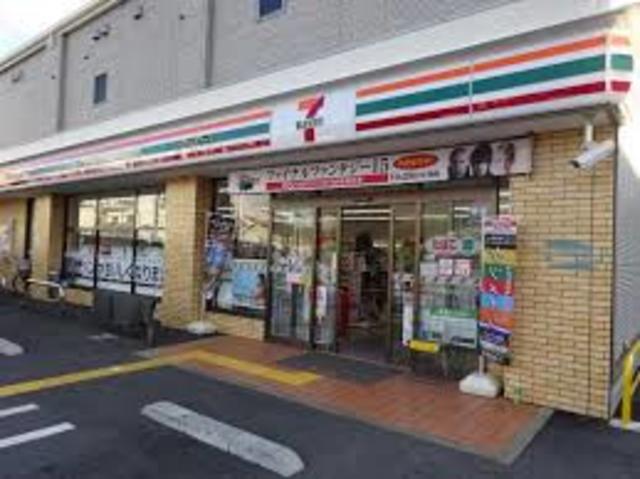 コンビニ　セブンイレブン大阪桃谷5丁目店（コンビニ）まで548m