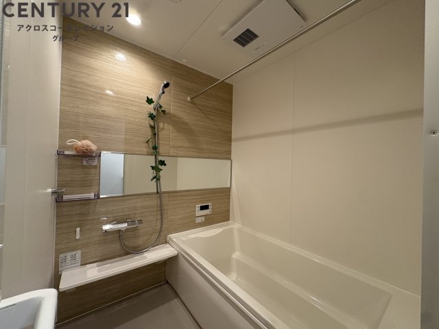 バス・シャワールーム　追い焚き機能付き☆