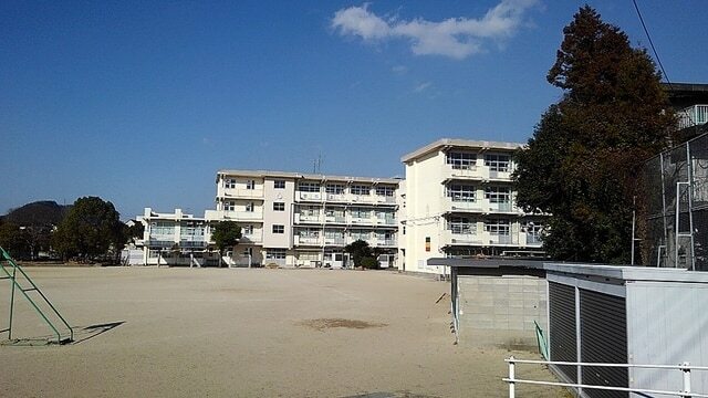 その他　北九州市立　長尾小学校（その他）まで450m