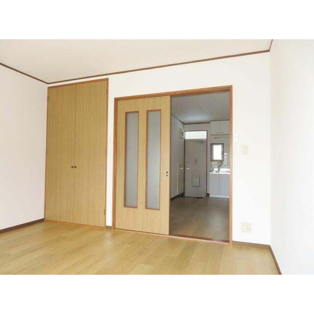 その他部屋・スペース　洋室＠収納とＤＫ間仕切り引戸～間仕切りが引戸ですので動線が確