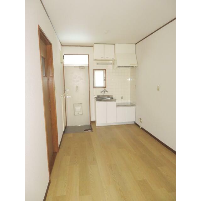 居室・リビング　ＤＫ＠全体～クロスは天壁張替、床はフロアタイルに新調しました