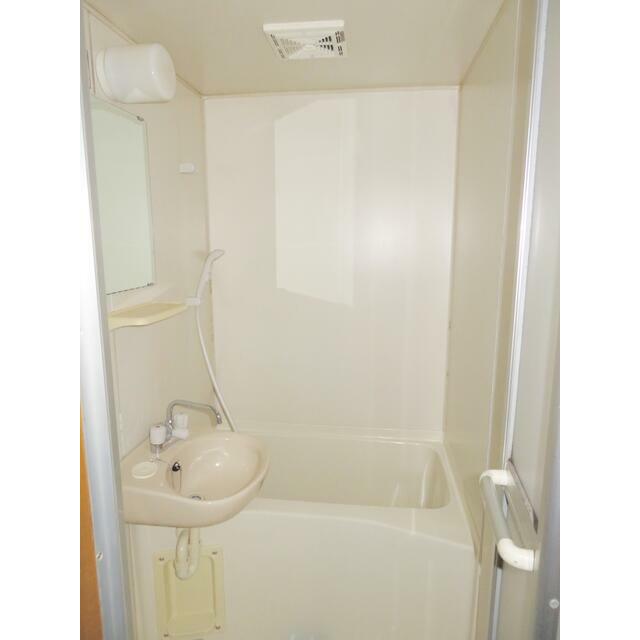 バス・シャワールーム　浴室～給湯は温度調整可タイプですのでお好みの温度で入浴いただ