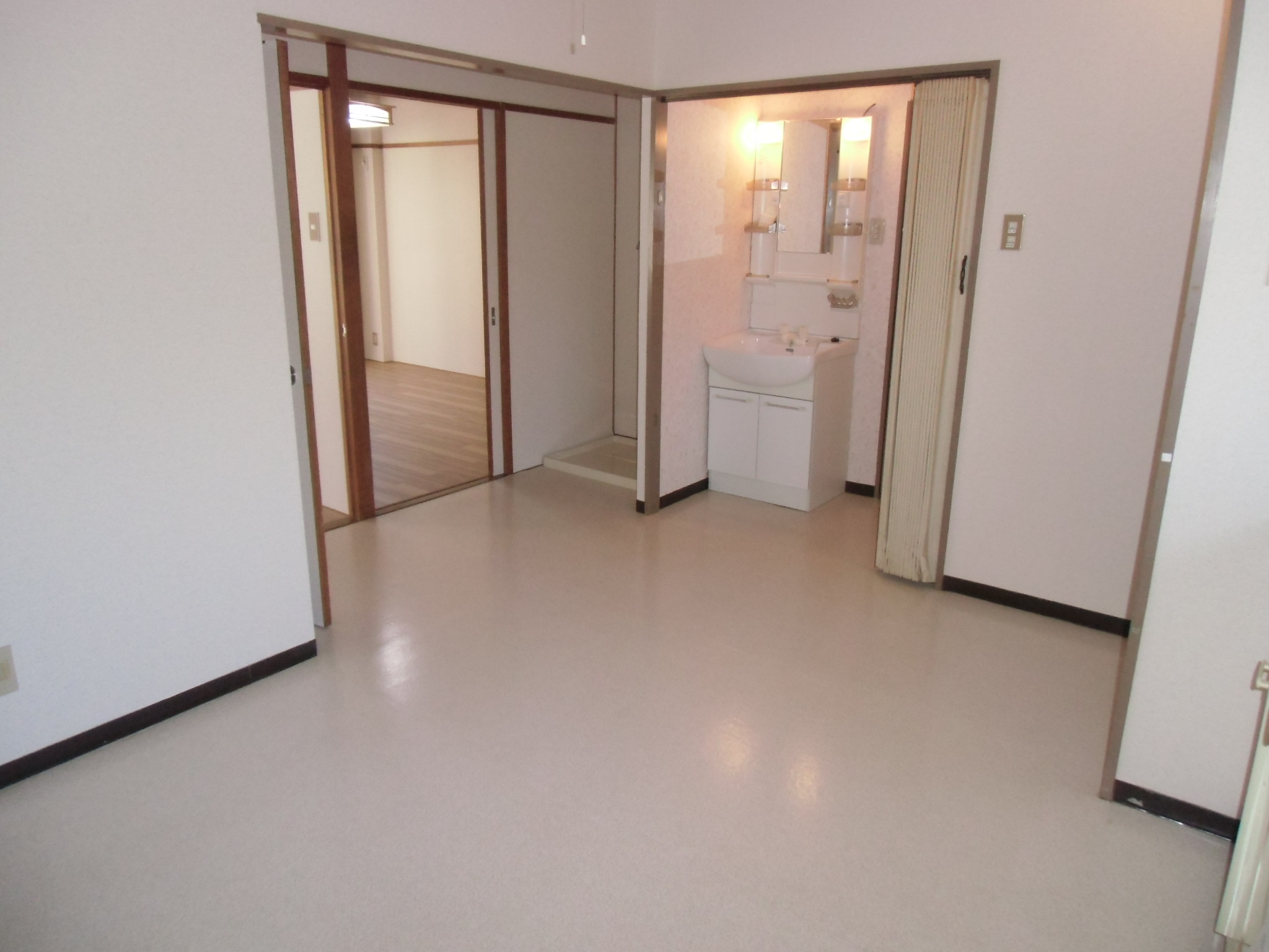 その他　☆明るく、きれいな室内です☆