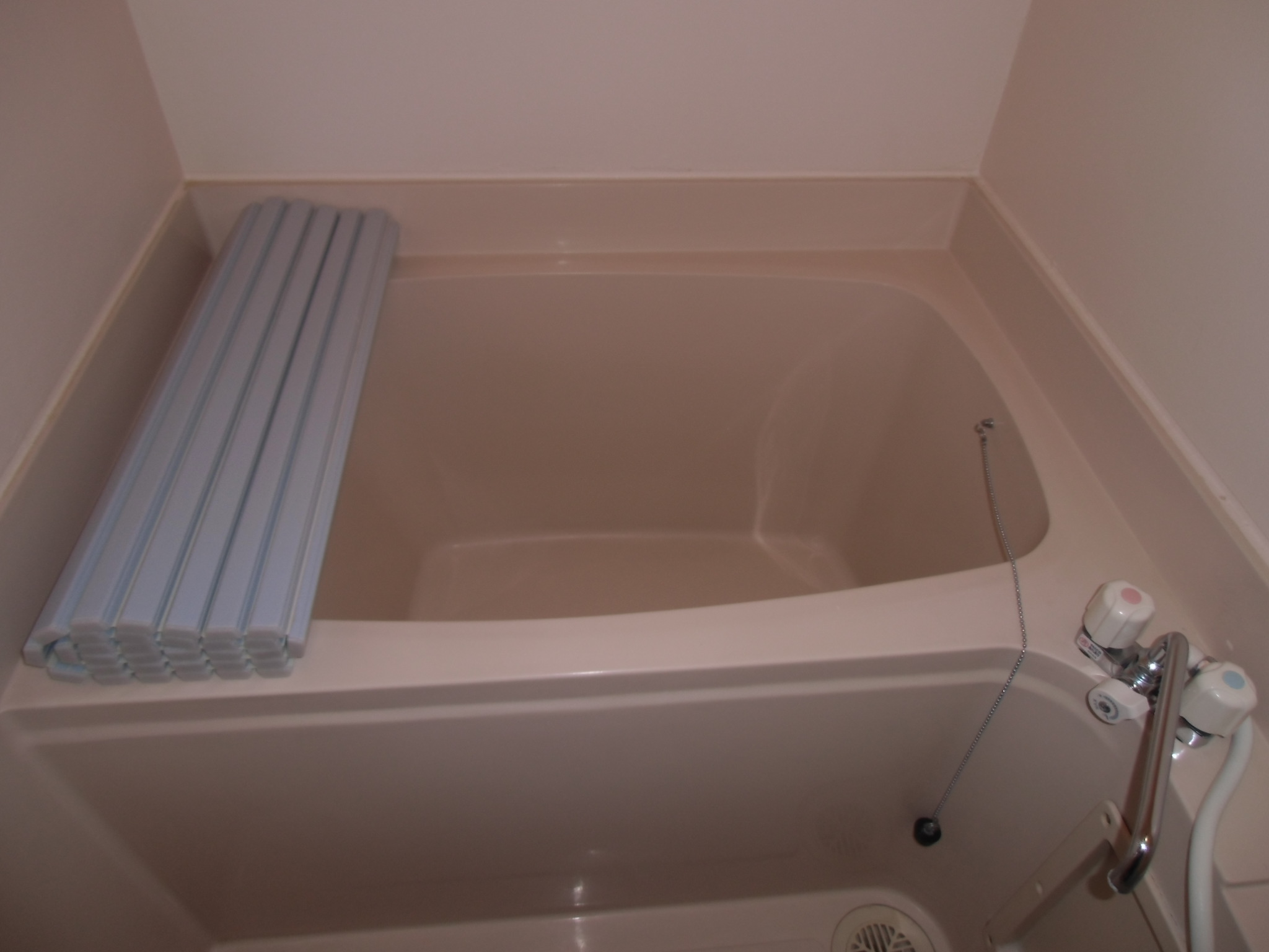 バス・シャワールーム　☆人気のお風呂・トイレ別でゆったり入浴できます☆