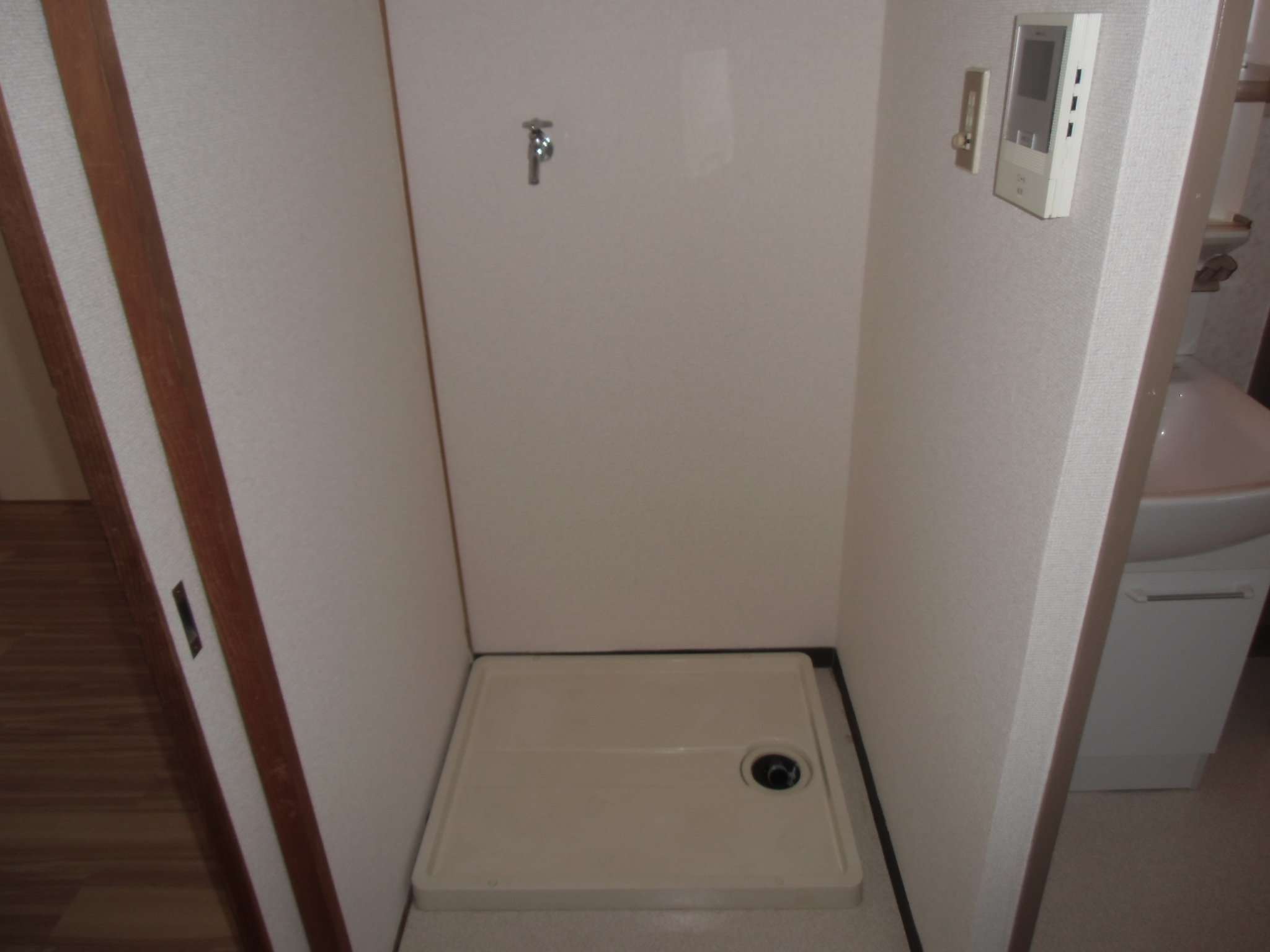 その他設備　☆嬉しい洗濯機置場室内です☆