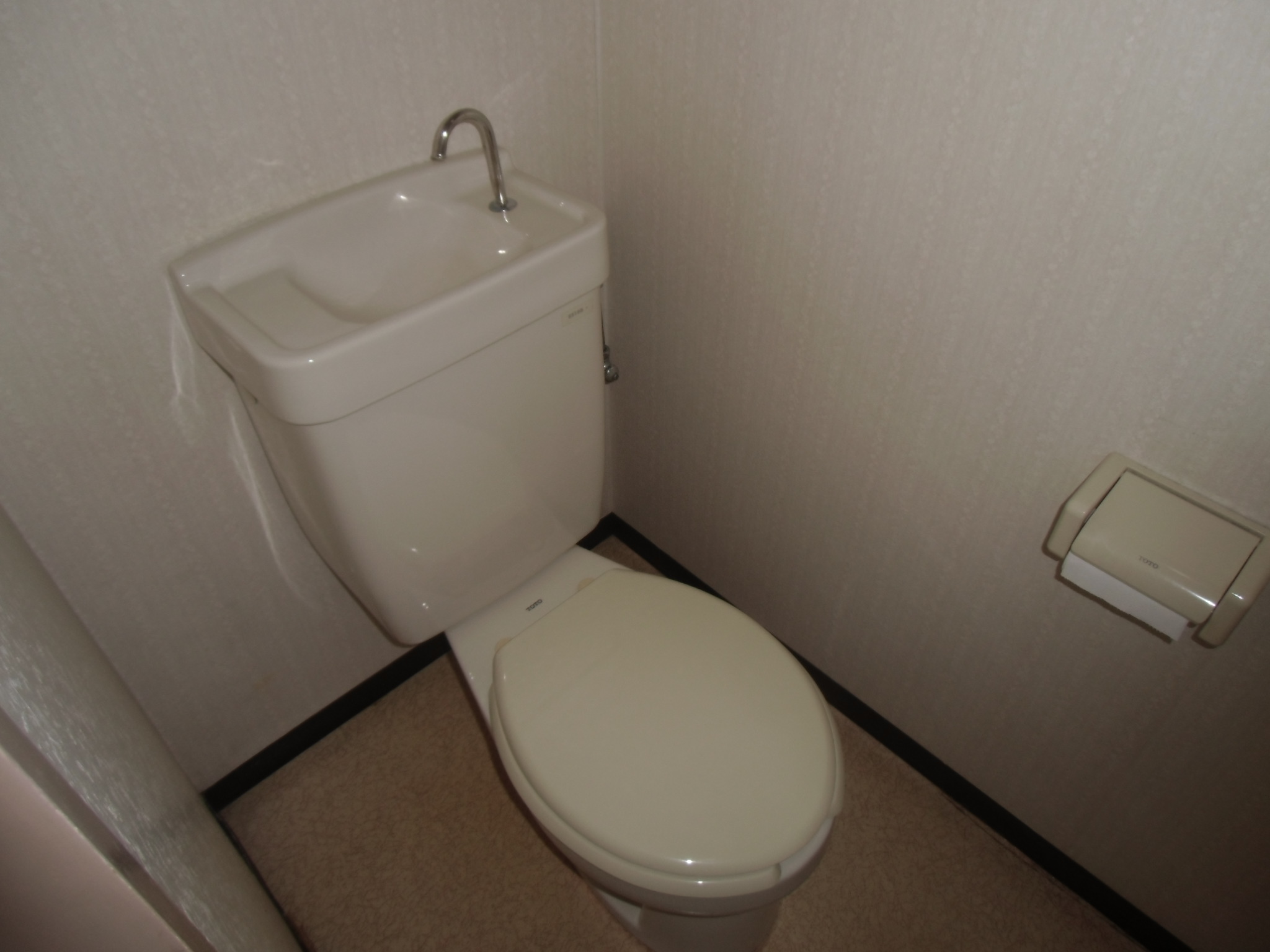 トイレ　☆ウォシュレット付きのトイレです☆