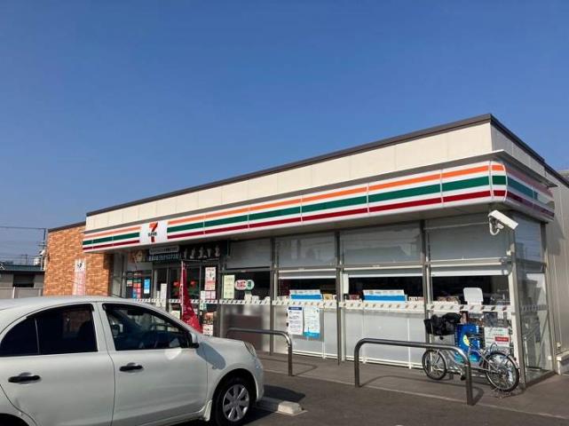 コンビニ　セブンイレブン（コンビニ）まで1720m
