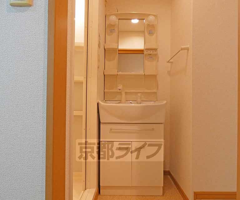 洗面設備　独立洗面台です。